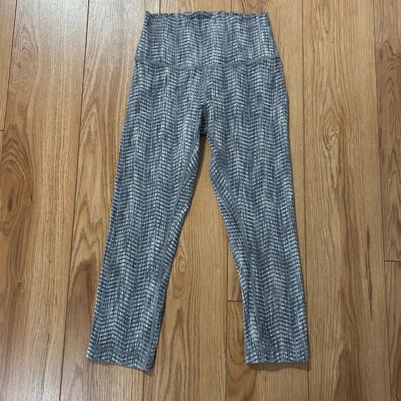 Lululemon Wunder Under Crop Leggings Women 6 High Rise Arrow Jacquard Grey EUC - Picture 2 of 4